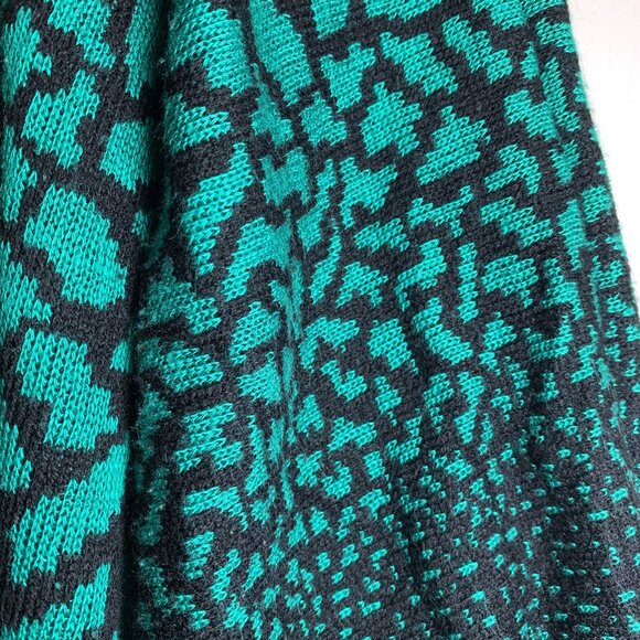 Golden Spider Vintage Sweater – Size Medium - Picture 5 of 7